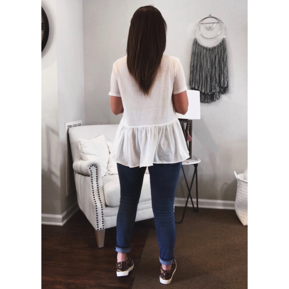 V-neck White Peplum Tee - Picture 3 of 3